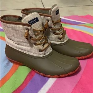 Sperry Top-Sider duck boots!